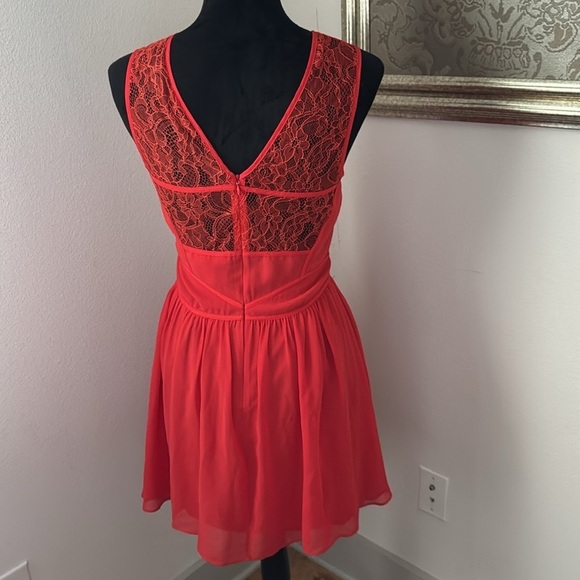 BCBGeneration Lava sleeveless fit & flare lace panel mini dress Sz 6 - Picture 5 of 11